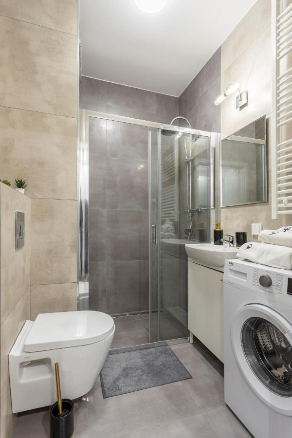 Golden Apartments Warsaw - Bright And Modern Apartments -Premium Building In Top Location- Solidarnosci ภายนอก รูปภาพ